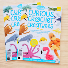 Load image into Gallery viewer, Bookazine - Cruious Crochet Creatures