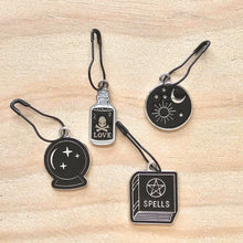 Load image into Gallery viewer, Stitch Markers - Halloween