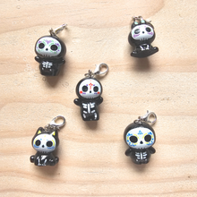 Load image into Gallery viewer, Stitch Markers - Resin Skellies