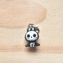 Load image into Gallery viewer, Stitch Markers - Resin Skellies