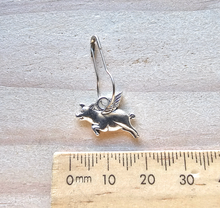Load image into Gallery viewer, Stitch Markers - Pigs Fly