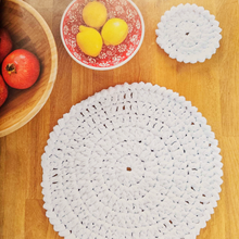 Load image into Gallery viewer, Bookazine - Supersize Crochet