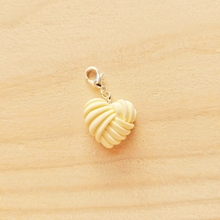 Load image into Gallery viewer, Stitch Markers - Yarn Heart