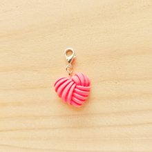 Load image into Gallery viewer, Stitch Markers - Yarn Heart