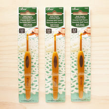 Load image into Gallery viewer, Clover Soft Touch Crochet Hooks
