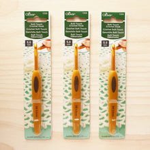 Load image into Gallery viewer, Clover Soft Touch Crochet Hooks
