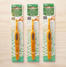 Load image into Gallery viewer, Clover Soft Touch Crochet Hooks