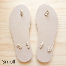 Load image into Gallery viewer, Flip Flop (Thongs) Craft Soles