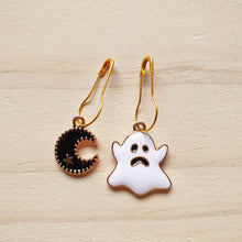 Load image into Gallery viewer, Stitch Markers - Halloween