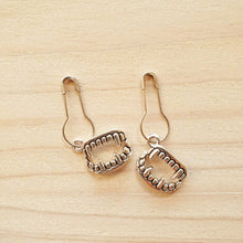 Load image into Gallery viewer, Stitch Markers - Halloween