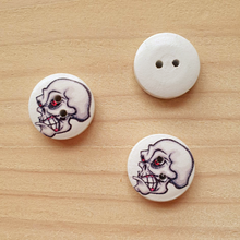 Load image into Gallery viewer, Buttons - Skulls