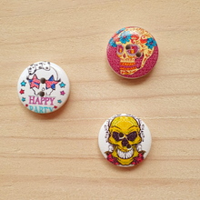 Load image into Gallery viewer, Buttons - Skulls