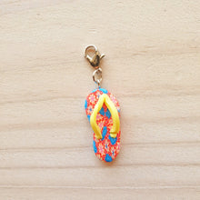 Load image into Gallery viewer, Stitch Markers - Summer Thongs