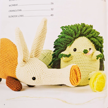 Load image into Gallery viewer, Bookazine - Cruious Crochet Creatures
