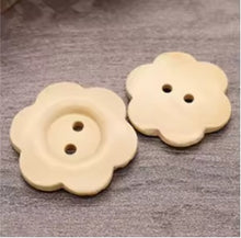 Load image into Gallery viewer, Buttons - Wooden Flower

