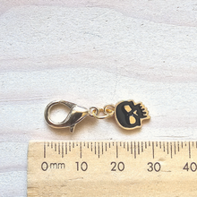 Load image into Gallery viewer, Stitch Markers - Fool's Gold
