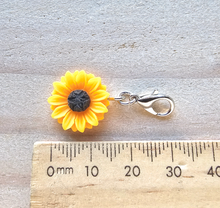 Load image into Gallery viewer, Stitch Markers - Sunflowers
