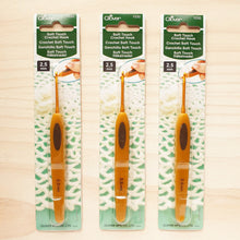 Load image into Gallery viewer, Clover Soft Touch Crochet Hooks
