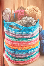 Load image into Gallery viewer, Bookazine - Everything you Need to Know about Crochet
