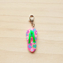 Load image into Gallery viewer, Stitch Markers - Summer Thongs
